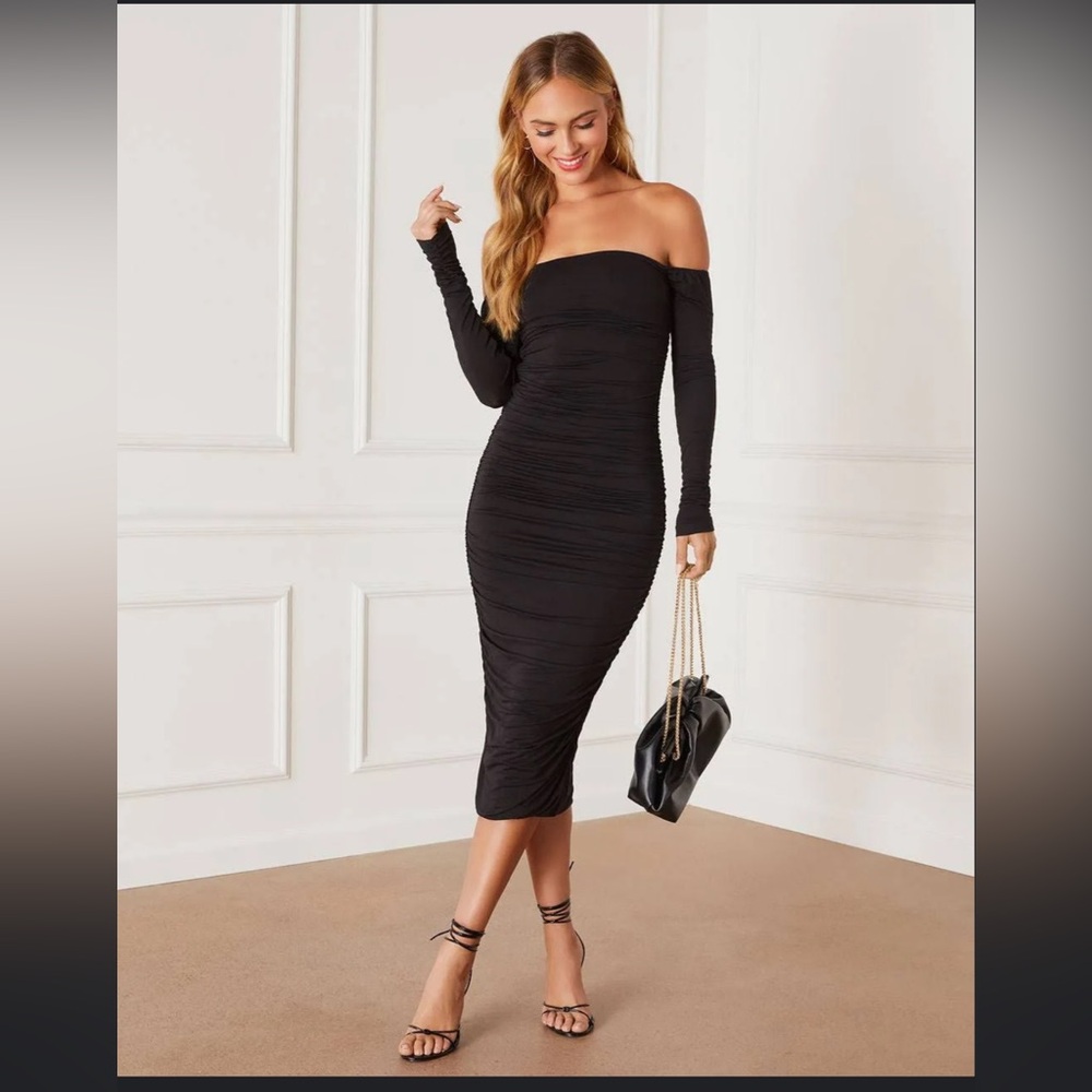 NWT Vici Endless Rose Off the Shoulder Dress